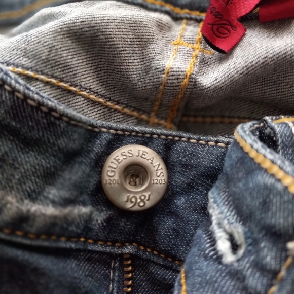 GUESS Jeans - Picture 3 of 10